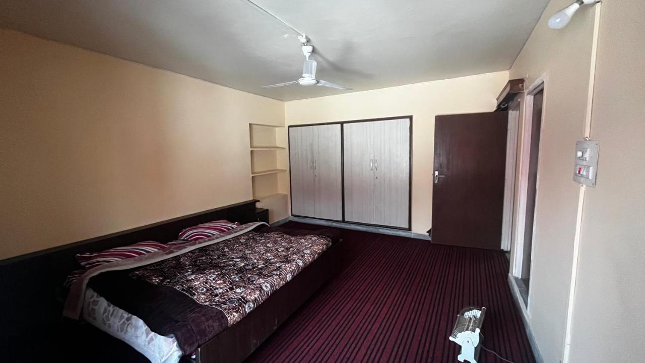 Cozy 4-Bedroom Rental Apartment With Free Parking Srīnagar 外观 照片